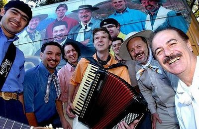 Agenda de eventos para Amambai e região Baile com Os Serranos, neste sábado, no CTG de Amambai.