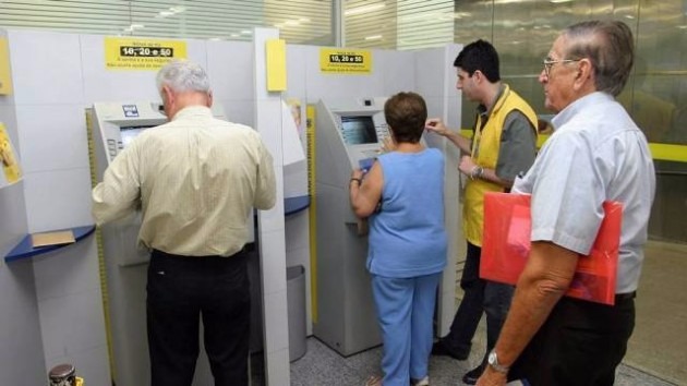 Aposentados e pensionistas começam a receber segunda parcela do 13º salário Foto: Divulgação