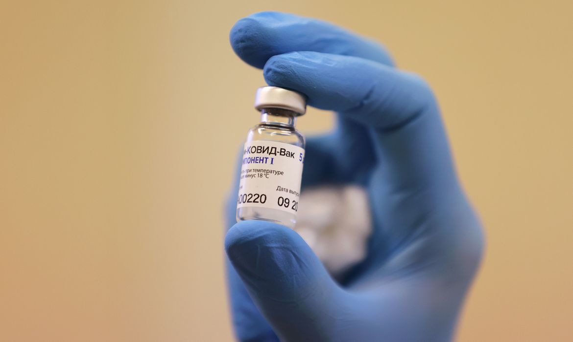 Anvisa concede certificados às farmacêuticas da Janssem e Sputnik V Foto: Agência Brasil