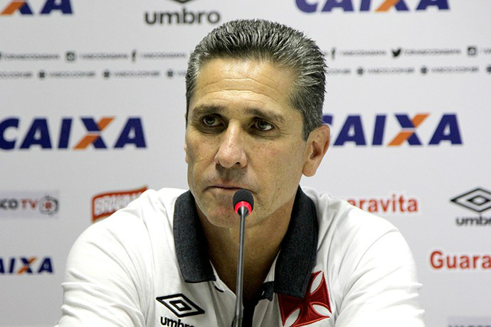 Jorginho recolhe os cacos, muda time e reconstrói o Vasco 10 dias após 6 a 0 Jorginho recolhe os cacos, muda time e reconstrói o Vasco 10 dias após 6 a 0