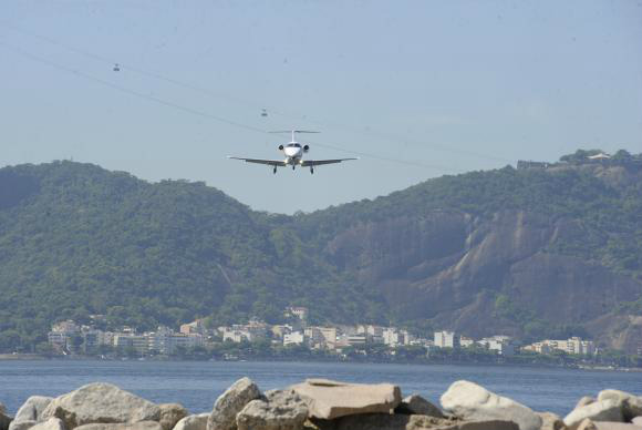 Estudo divulgado pelo Bild, diz que  o caso de Andreas Lubitz não é único entre os pilotos, que procuram esconder os problemas de saúde dos seus superiores / Tania Rego/Agência Brasil