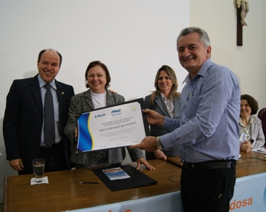 Setas entrega prêmio "Prefeito Amigo do Idoso" a chefes do Executivo Setas entrega prêmio "Prefeito Amigo do Idoso" a chefes do Executivo