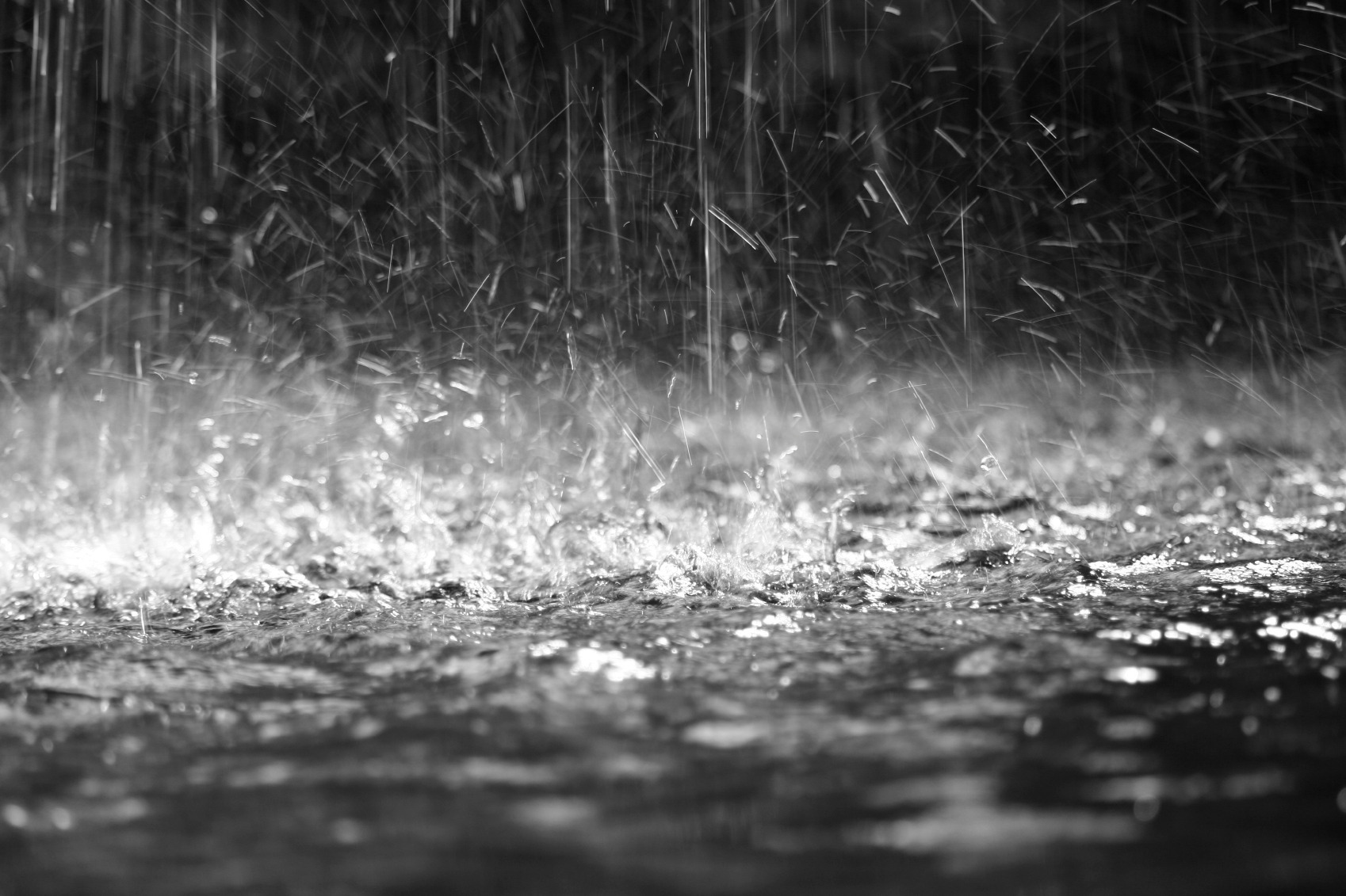 Frente fria traz chuva e instituto emite alerta de temporais para 40 cidades