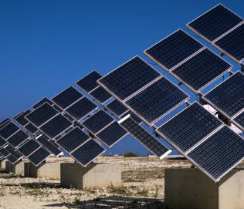 ONG premiada lida com energia solar. Foto: ONU/Pasqual Gorriz