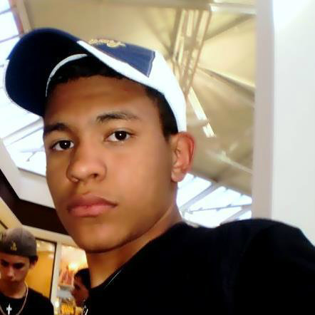 A influência da religião na vida dos jovens Jovem evangélico Bruno Ávila.
