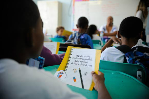 Pesquisa do IBGE mostra que, em 2010, mais de 85% de meninas e meninos portadores de alguma deficiência estão na escola - Tânia Rêgo/Agência Brasil