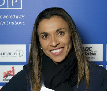 Data comemorativa promove esporte como ferramenta universal para paz Jogadora de futebol brasileira Marta participa dos eventos para marcar a data como embaixadora da Boa Vontade do Pnud. Foto: Pnud/Mark Gilgen