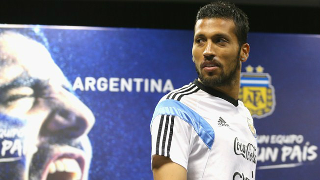 Ezequiel Garay avisa: "Não podemos jogar relaxados"