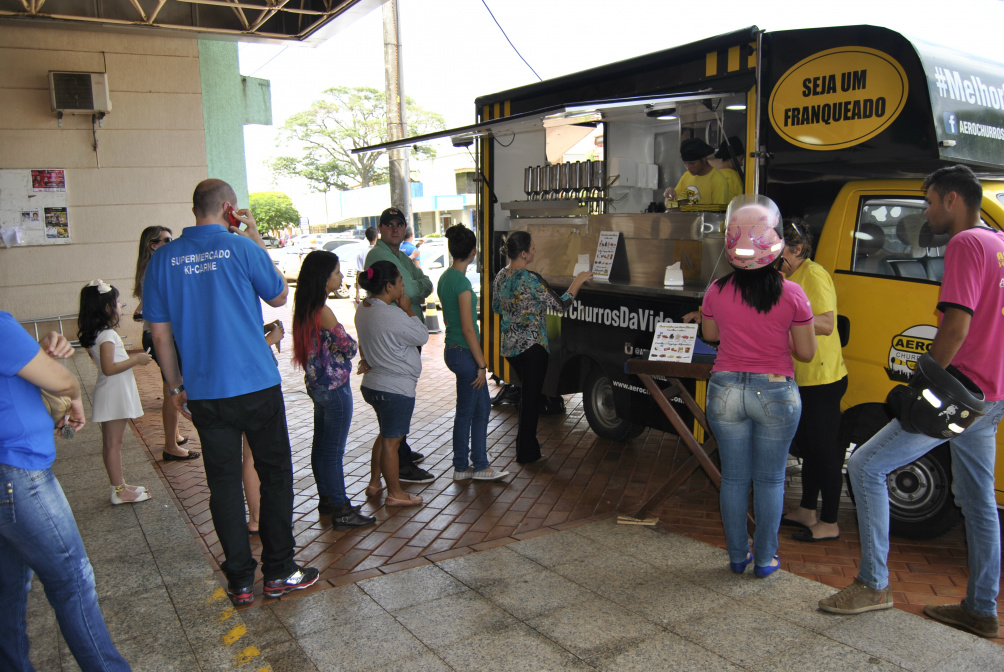 Os recheios dos churros são Nuttela, doce de leite, leite condensado, chocolate e geleia de morango / Foto: Moreira Produções