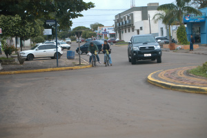 Em Amambai pouca gente se arriscou sair na rua, na segunda-feira (22)