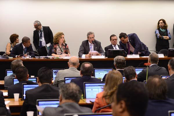 Gustavo Lima Líderes discutiram se comissão trabalhará no final de semana / Foto: Divulgação