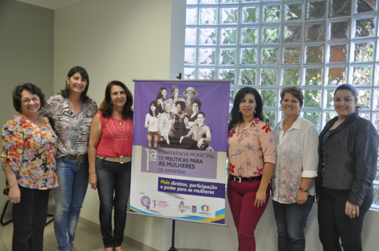 Conferência de Políticas para as Mulheres acontece nesta quarta (16) em Amambai Parte da comissão organizadora da 1° Conferência Municipal de Políticas Públicas para a Mulher (Foto: Decom)