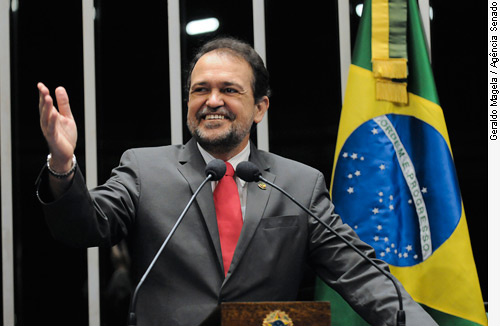 Walter Pinheiro elogia decisão do Copom de baixar taxas de juros Walter Pinheiro elogia decisão do Copom de baixar taxas de juros