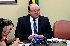 Vaccarezza: novo imposto pode ser alternativa para aumentar verba da saúde Vaccarezza: