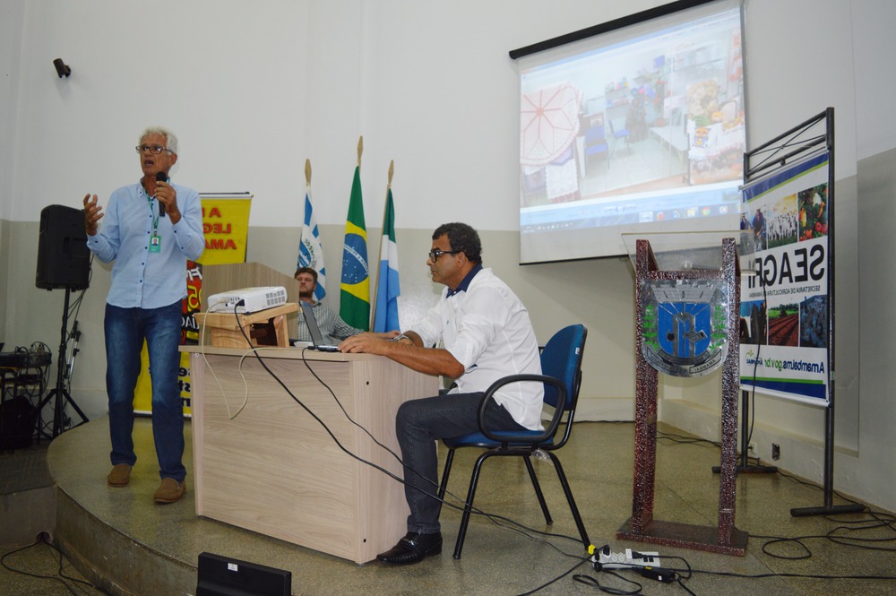 Uma palestra do engenheiro agrônomo, Ronaldo Botelho, da Agência de Desenvolvimento Agrário e Extensão Rural (Agraer), de Naviraí / Foto: Moreira Produções