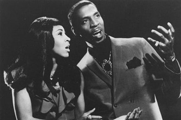 Casais apaixonados quando a música toca o coração Ike e Tina Turner