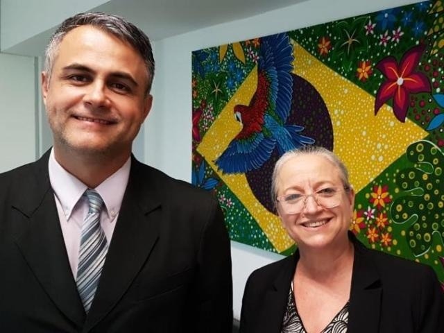 A reitora temporária da UFGD Mirlene Damázio e o vice-reitor Luciano Oliveira Geisenhoff (Foto: Divulgação)