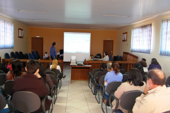 Fórum de Amambai implanta Processo Digital Os funcionários do poder judiciário de Amambai fizeram durante toda esta semana um treinamento para lidar adequadamente com o novo sistema.