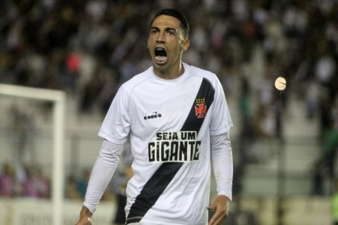 Vasco bateu o Galo de virada (Foto: Gazetapress)