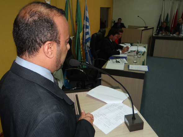 Vereadores de Amambai reprovam proposta de redução de salários Vereador de Amambai, Professor Ailton / Foto: Moreira Produções