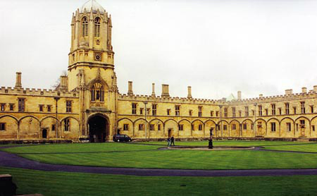 Oxford vem ao Brasil se aproximar de interessados em estudar na instituição