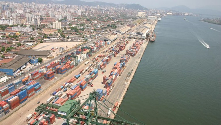 Essencial para o comércio exterior, transporte marítimo avança no Brasil Essencial para o comércio exterior, transporte marítimo avança no Brasil