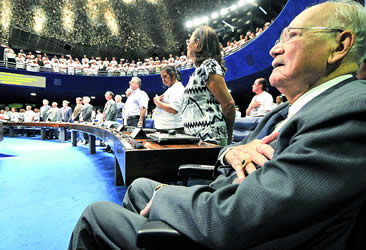 Aposentados cobram na Câmara o fim da contribuição de inativos