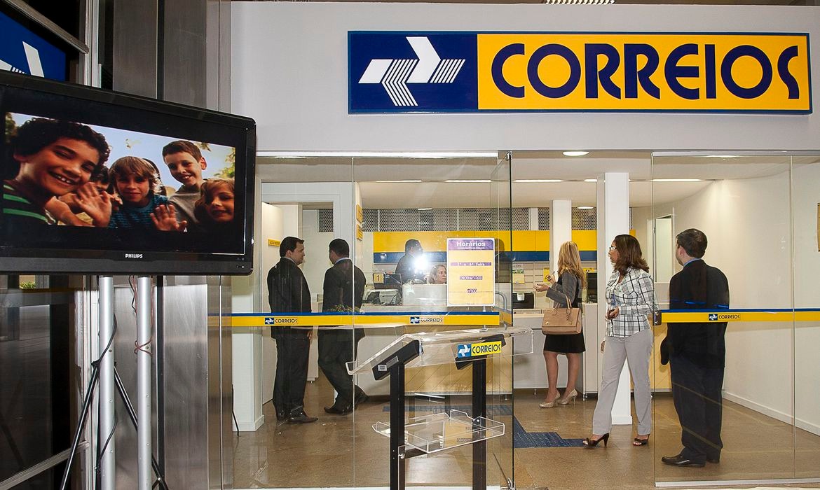 Correios levam amostras de coronavírus para estudos em universidades Elza Fiúza/Arquivo Agência Brasil