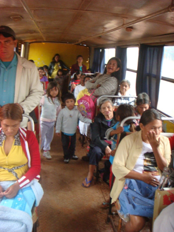 Agepan apreende ônibus clandestino fazendo transporte de pessoas