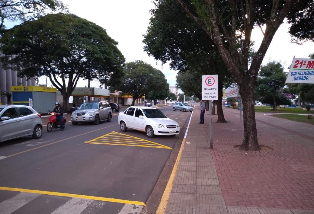 O vereador sugere que as vagas de estacionamento sejam organizadas nos moldes das existentes rua Tiradentes / Foto: Divulgação 