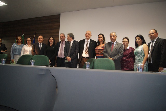 Autoridades se reuniram para lançar o programa nesta segunda-feira (8.5).Foto: Divulgação 