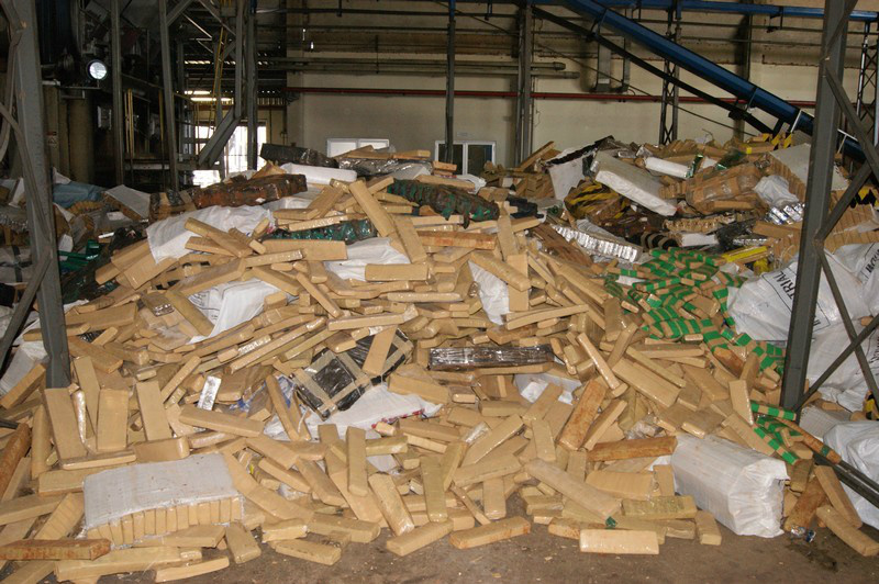 Polícia Civil incinera mais de 1,3 tonelada de drogas em Nova Andradina