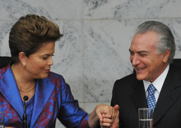 Partidos da base assinam manifesto em defesa de Dilma Partidos da base assinam manifesto em defesa de Dilma