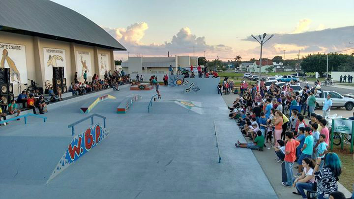 Em Amambai, skatistas promovem campeonato e responsabilidade social A Pista de Skate Wagner Bampi Paixão.