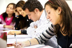 Mais de 22 mil bolsas de estudos foram concedidas para estudantes brasileiros