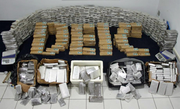 Dez são presos com cerca de 1 tonelada de maconha em SC