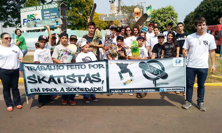 Em Amambai, skatistas promovem campeonato e responsabilidade social Membros da Aska / Foto: Divulgação