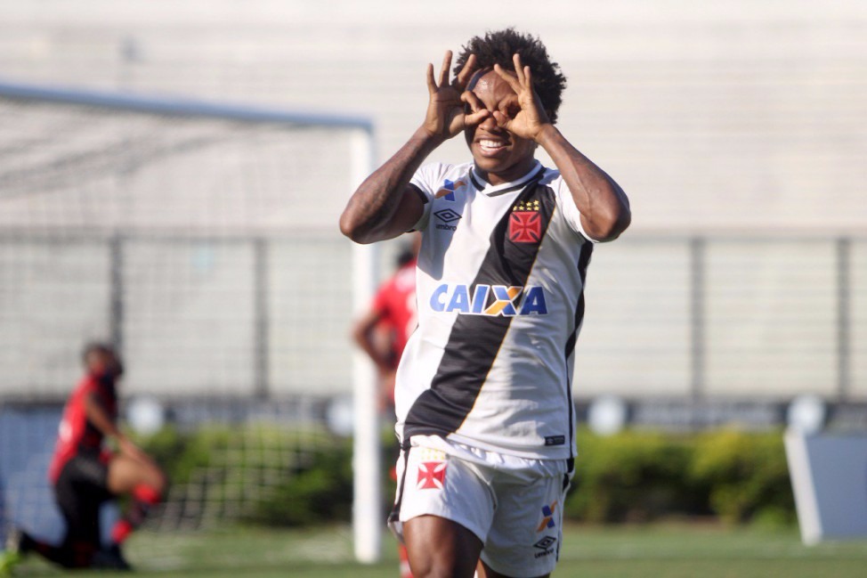 Vasco defende vantagem contra Vitória em Salvador Créditos: Paulo Fernandes/Vasco