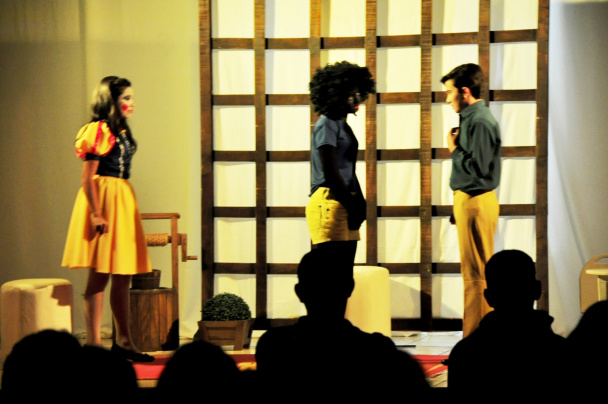 Oficina de teatro em Amambai, revelando talentos e levando cultura à toda a comunidade.