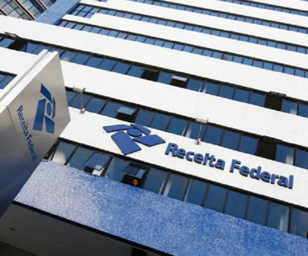 Auditores fiscais protestam contra duas emendas incorporadas à Medida Provisória (MP) 660, que equipara as atribuições da categoria às dos analistas tributários, cargo de nível médio / Foto: Divulgação