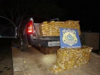 Em menos de 12 horas, PRF apreende quase uma tonelada de maconha