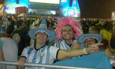 Argentinos fazem público bater recorde na Fifa Fan Fest Argentinos fazem público bater recorde na Fifa Fan Fest