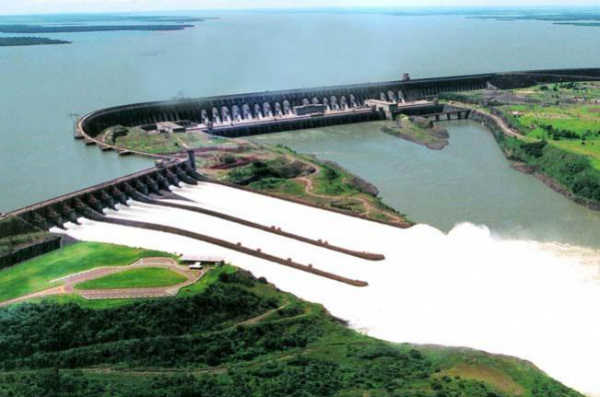 Paraguai deixará de ceder energia a Brasil e Argentina