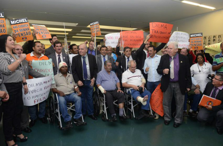 Para Força Sindical, governo vira as costas ao trabalhador e se curva aos bancos Para Força Sindical, governo vira as costas ao trabalhador e se curva aos bancos