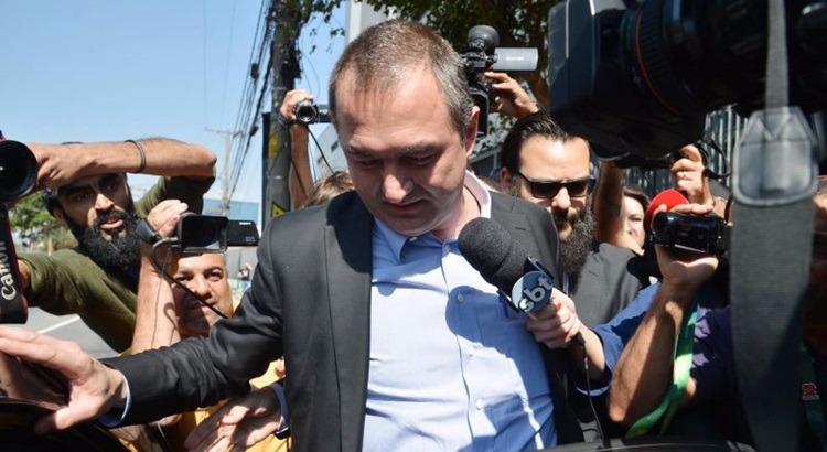 Joesley Batista deve ser mais um a ficar em silêncio hoje (28) em CPIs Joesley Batista deve ser mais um a ficar em silêncio hoje (28) em CPIs