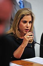 Silêncio incrimina ex-mulher de Cachoeira, dizem parlamentares