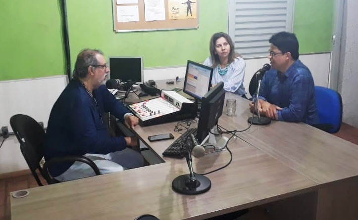 Marcelo Marinho concedendo entrevista na Rádio Águas do Pantanal / Foto: /Assessoria 
