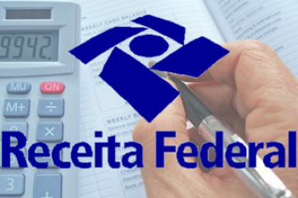 Entra em vigor a nova tabela do Imposto de Renda As deduções do imposto serão feitas nos salários pagos em 2014, mas valem para a declaração de Imposto de Renda de 2015