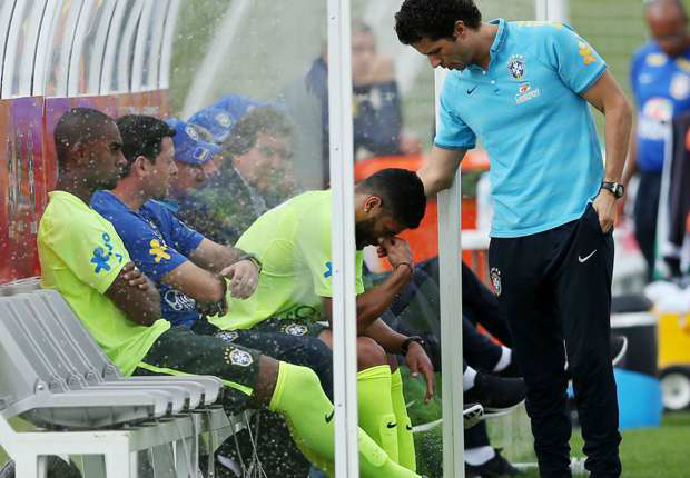 Após se machucar em treino, Hulk passa por exames em Fortaleza Após se machucar em treino, Hulk passa por exames em Fortaleza