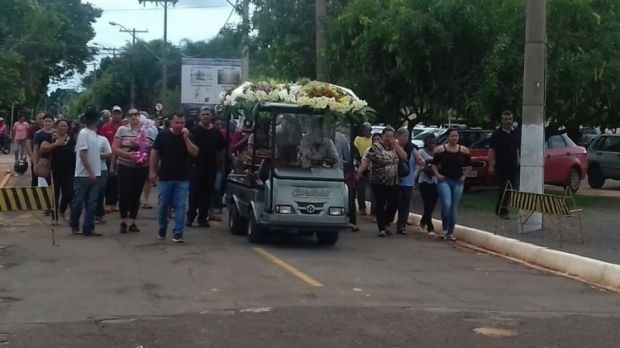 Sepultamento de Halley Coimbra em Três Lagoas - Foto: Aurora Villalba/Hoje Mais